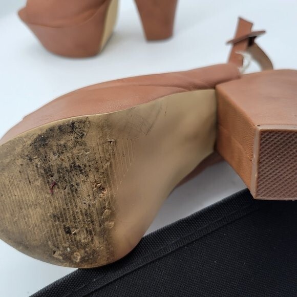Steve Madden Gabby Cognac Size 9 in Box soles show wear - Picture 5 of 6